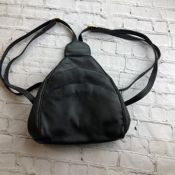 ili adjustable strap leather backpack